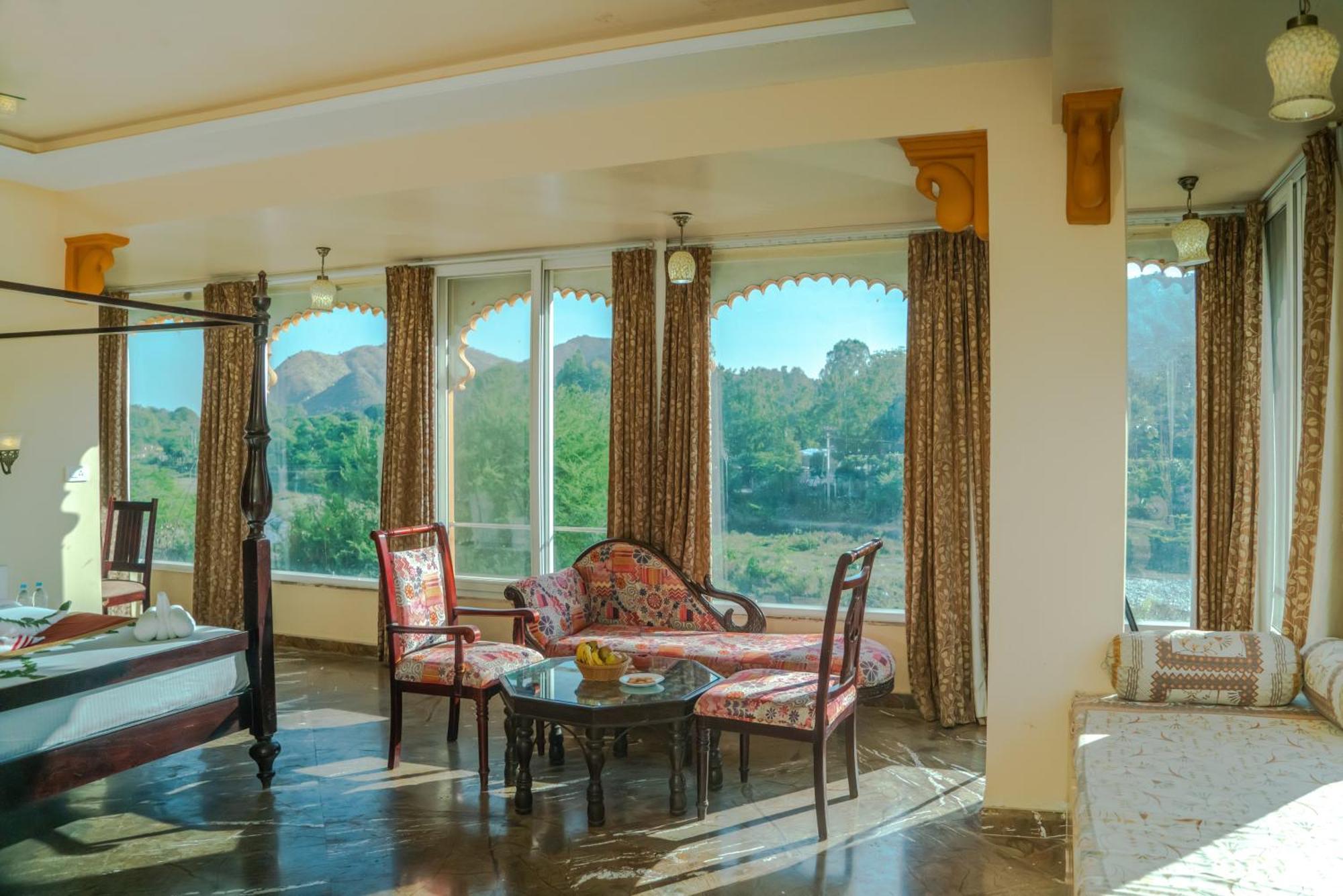 Udai Nature Valley Resort - A Peace Full Farmhouse Resort Udaipur Buitenkant foto