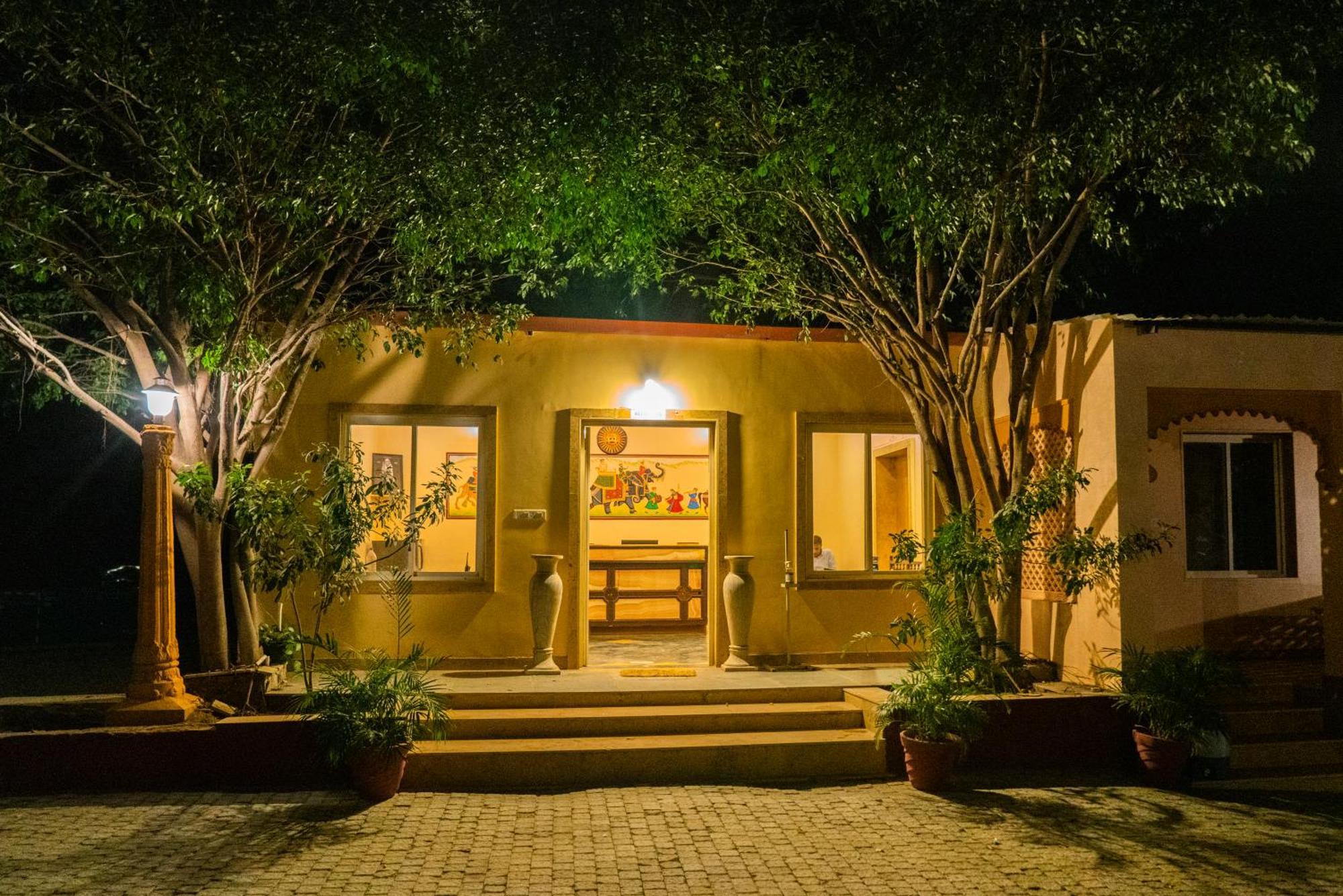 Udai Nature Valley Resort - A Peace Full Farmhouse Resort Udaipur Buitenkant foto