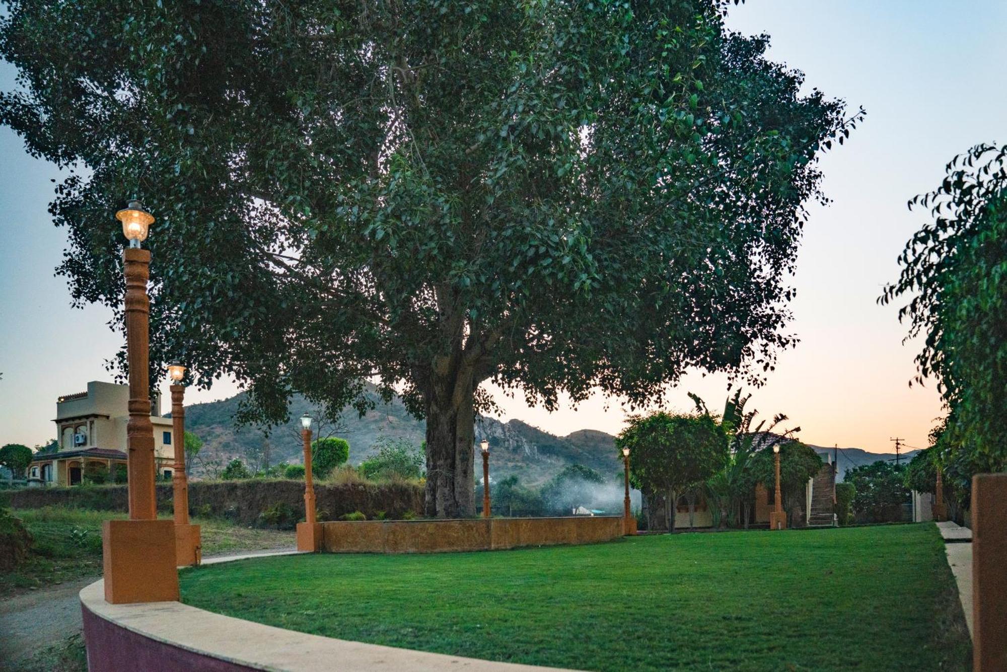 Udai Nature Valley Resort - A Peace Full Farmhouse Resort Udaipur Buitenkant foto