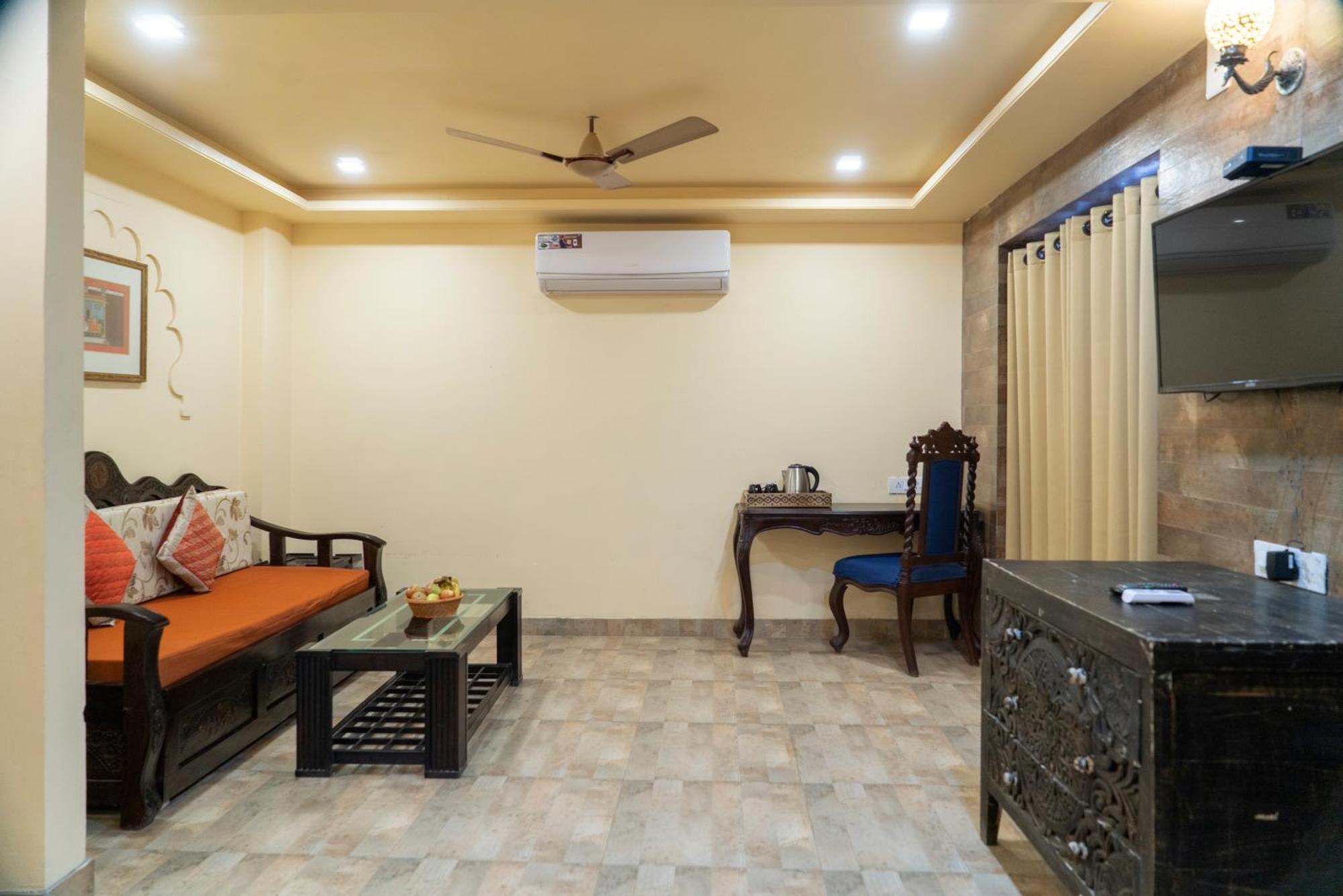 Udai Nature Valley Resort - A Peace Full Farmhouse Resort Udaipur Buitenkant foto