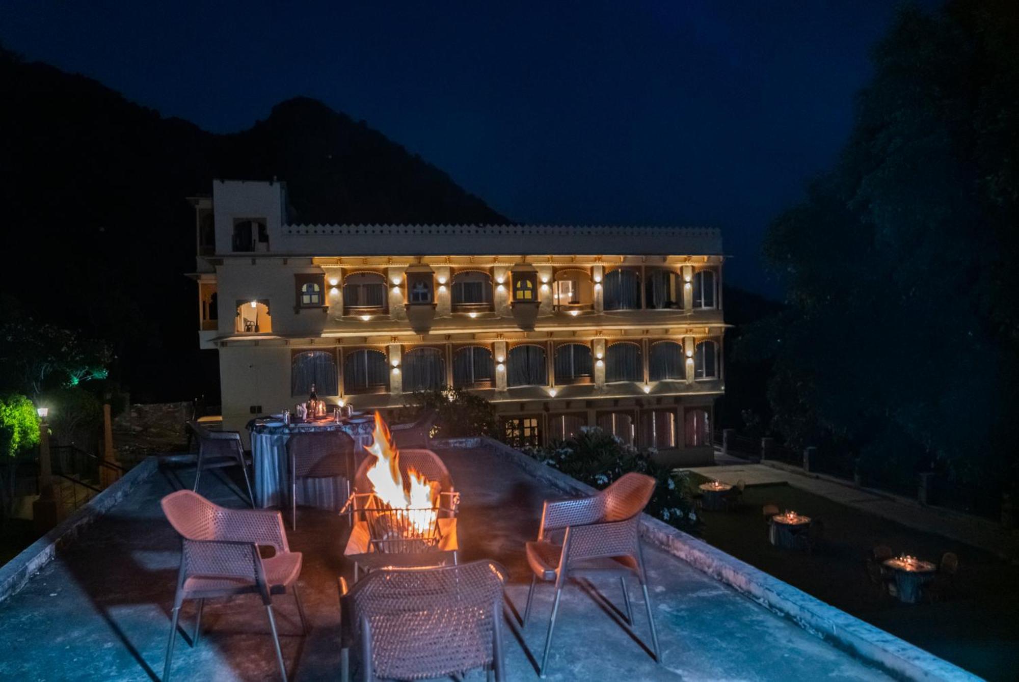 Udai Nature Valley Resort - A Peace Full Farmhouse Resort Udaipur Buitenkant foto